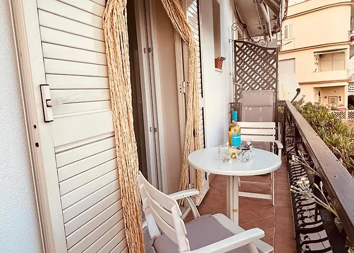 Sea Front Taormina 公寓 *