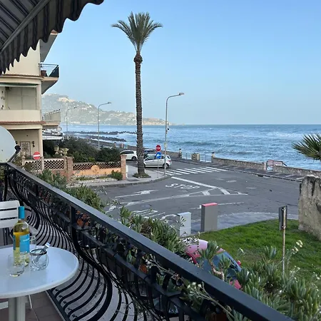 Sea Front Taormina *