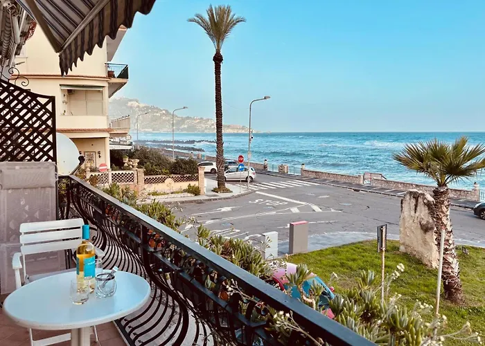 Sea Front Taormina شقة جيارديني ناكسوس